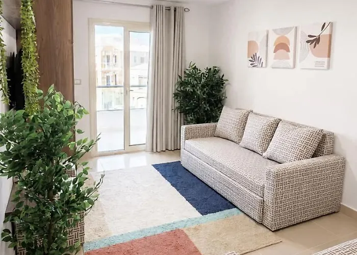 Edelma Sahl Hasheesh - Modern 1br With Rooftop Pool King Bed & Fast Wifi *