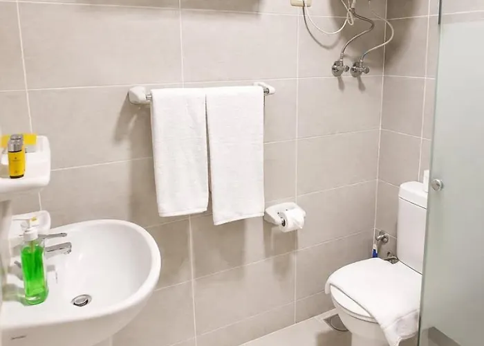Edelma Sahl Hasheesh - Modern 1br With Rooftop Pool King Bed & Fast Wifi *